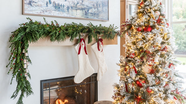 How to Decorate a Mantle for Christmas