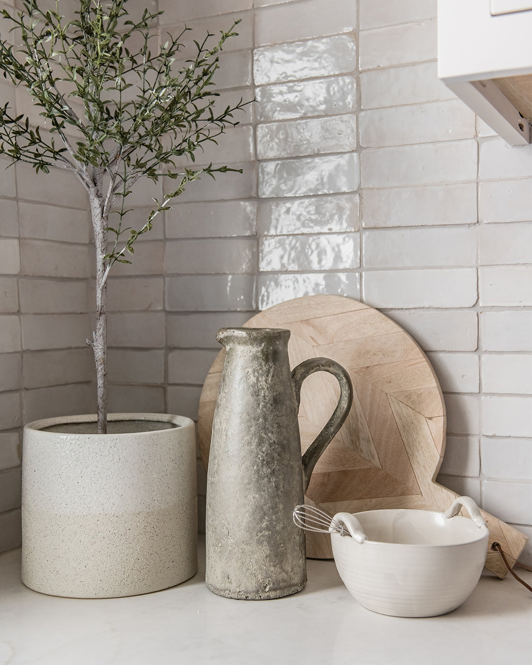 Kitchen & Dining