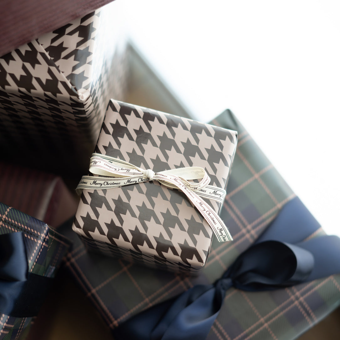 Reversible Christmas Wrapping Paper