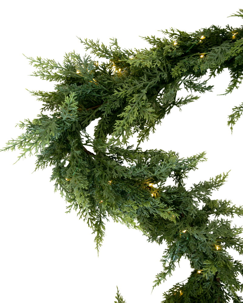 Cedar Garland With Lights