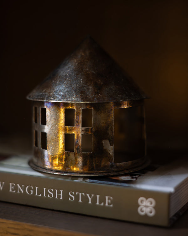 Round Metal Oxidized House